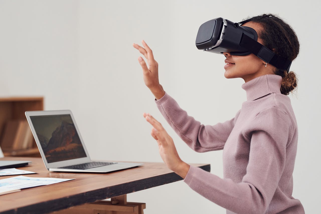 Virtuaalitodellisuus (VR)